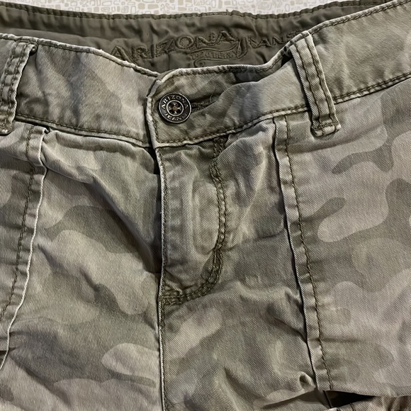 Camouflage cargo shorts - Picture 2 of 4